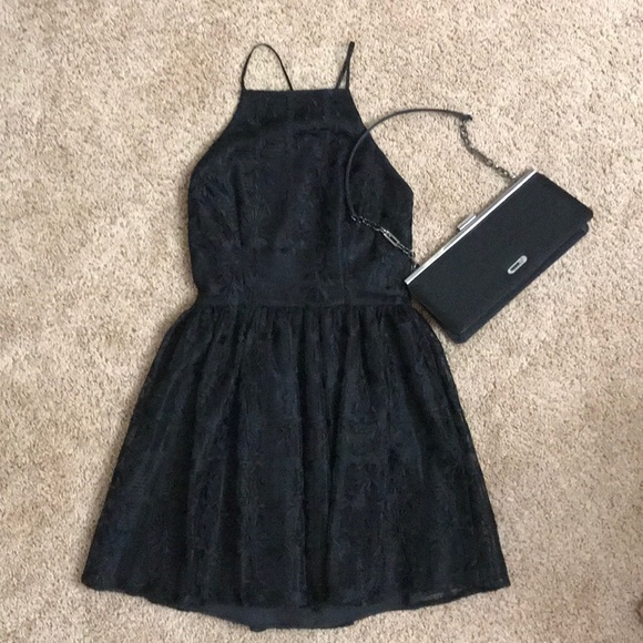 🌻Beautiful Bebe Dress🌻 - Picture 4 of 6